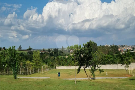 Casa à venda com 3 quartos, sendo 1 suíte, no condomínio Residencial Jardim, Sorocaba - SP
