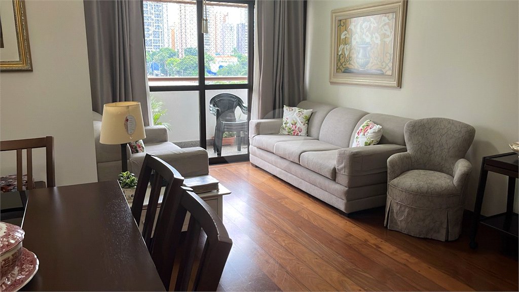 Apartamento à venda com 3 quartos, sendo 1 suíte,  em Jardim das Acácias, São Paulo, SP