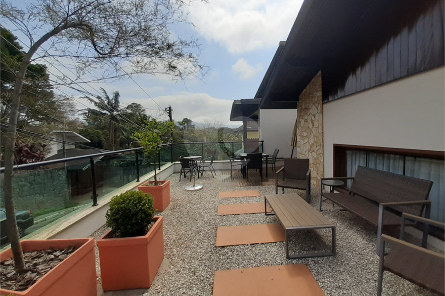 Casa à venda com 4 quartos, sendo 2 suítes,  em Jardim Floresta, São Paulo, SP