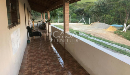 Chácara à venda com 2 quartos, sendo 1 suíte, em Fazenda Genebra, Sorocaba, SP