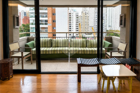 Apartamento em Moema Pássaros à Venda 171 m² 3 Dormitórios 3 Suítes Reformado