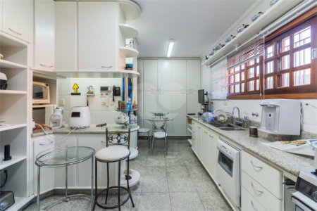 Casa à venda com 4 quartos, sendo 2 suítes, em Jardim Franca, São Paulo, SP
