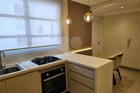 Apartamento à venda com 3 quartos, sendo 1 suíte, em Santo Amaro, São Paulo, SP