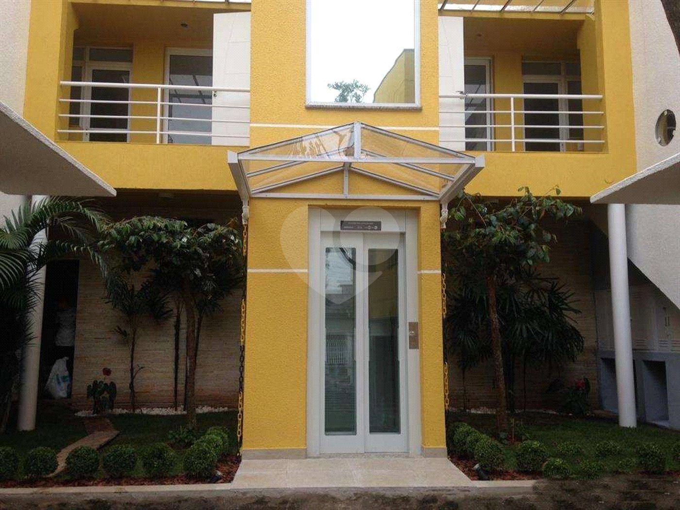 Casa à venda com 3 quartos, sendo 1 suíte,  no condomínio Residencial Vegas, São Paulo - SP