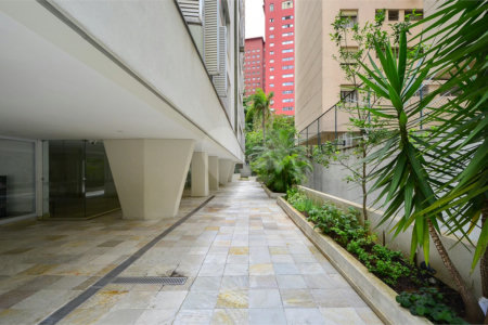 Apartamento à venda com 3 quartos, sendo 1 suíte,  em Itaim Bibi, São Paulo, SP