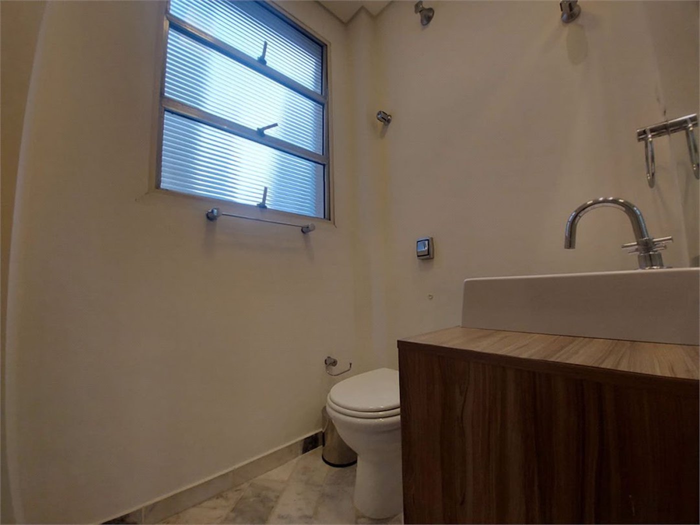 Apartamento com 4 dormitórios à venda, 120 m² por R$ 700.000,00 - Pitangueiras - Guarujá/SP