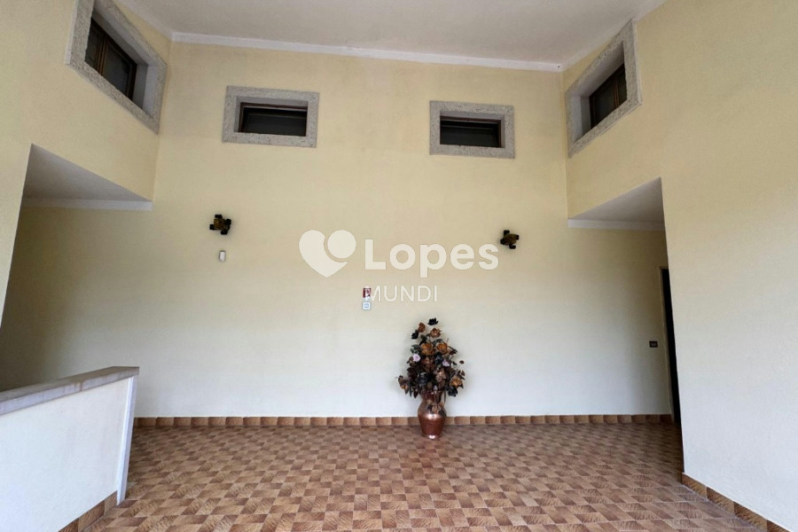 Casa multifamiliar à venda em Verona, Itália – 3 unidades e 12.000 m²