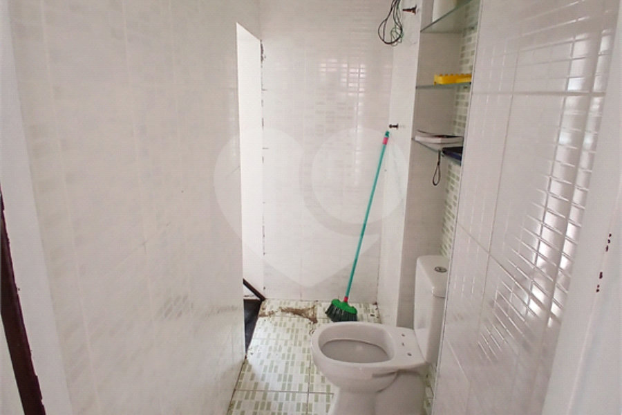 Sobrado à venda com 8 quartos, sendo 2 suítes, em Tremembé, São Paulo, SP