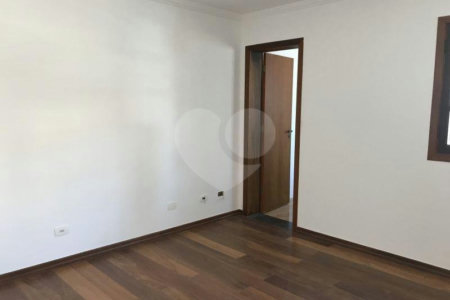 Sobrado à venda com 5 quartos, sendo 4 suítes, em Jardim Franca, São Paulo, SP