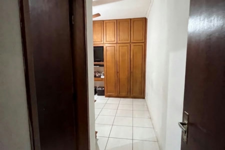 Casa à venda com 3 quartos, sendo 1 suíte, em Jardim das Oliveiras, Três Lagoas, MS