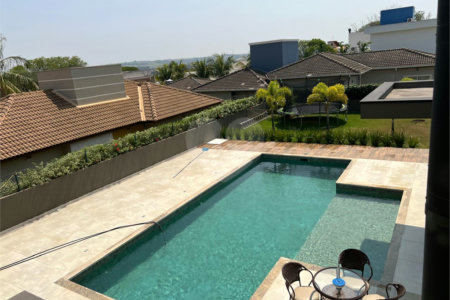 Casa à venda com 5 quartos, sendo 4 suítes, no condomínio Terras de Mont Serrat, Salto - SP