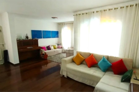Casa à venda com 3 quartos, sendo 1 suíte,  em Jardim Ester Yolanda, São Paulo, SP