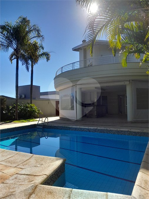 Casa à venda com 4 quartos, sendo 3 suítes, no condomínio Residencial Terras de Vinhedo, Vinhedo - SP