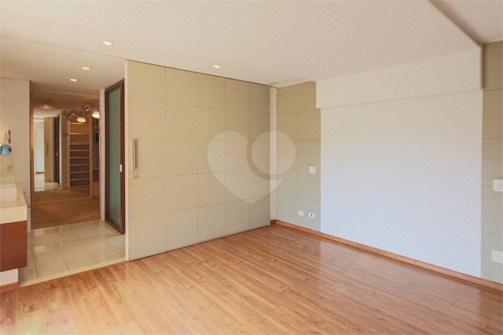 Casa em condomínio à venda com 4 quartos, sendo 2 suítes, em Alto da Boa Vista, São Paulo, SP
