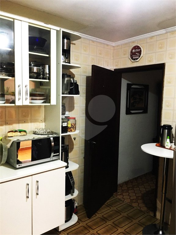 Sobrado à venda com 4 quartos, sendo 1 suíte,  em Vila Gomes, São Paulo, SP