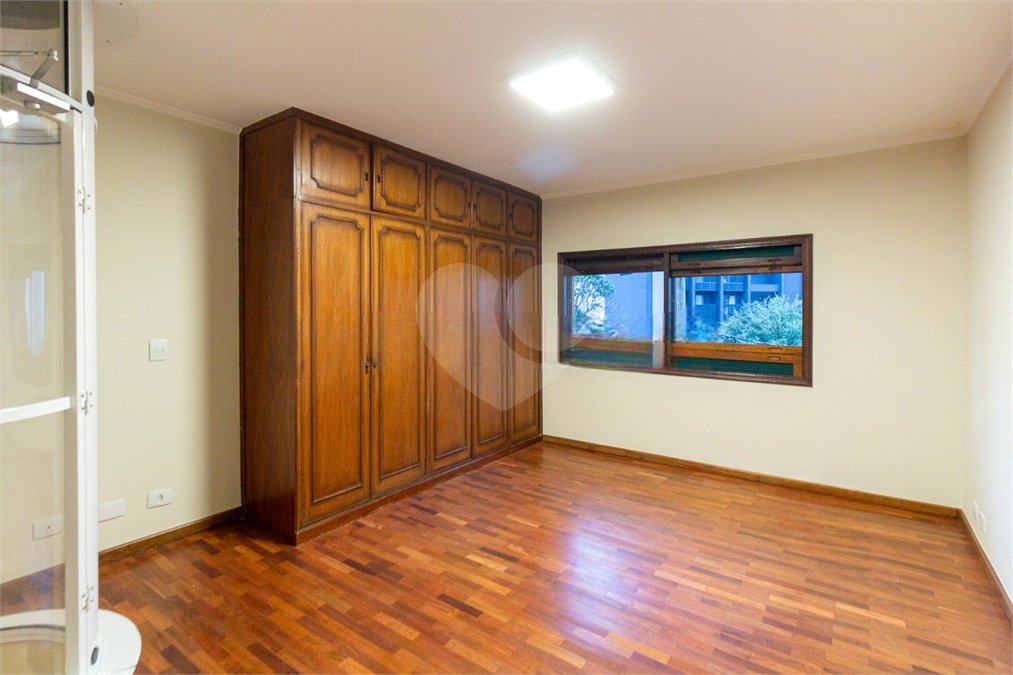 Casa à venda ou para alugar com 3 suítes em Sumaré, São Paulo, SP