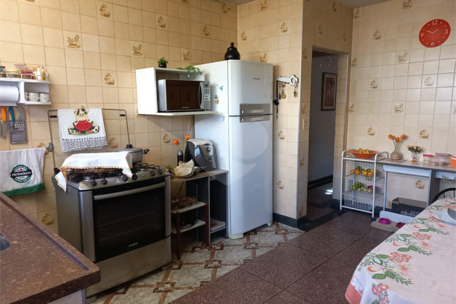 Casa à venda com 6 quartos, sendo 2 suítes, no Brasilândia, São Paulo, SP