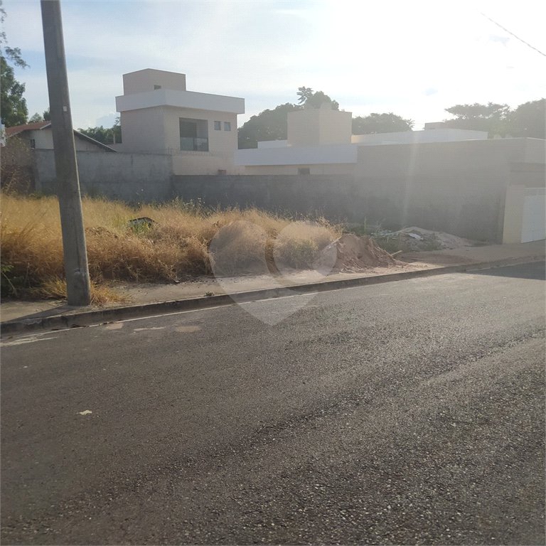 Terreno com 160,00 m² no Parque dos Flamboyant.