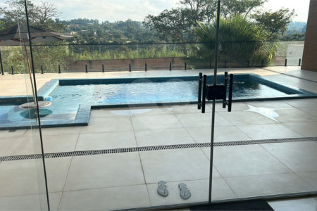 Casa à venda com 3 quartos, sendo 2 suítes, no condomínio Terras de Mont Serrat, Salto - SP