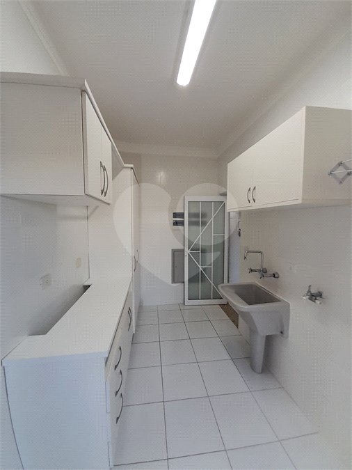 Casa à venda com 4 quartos, sendo 3 suítes, no condomínio Residencial Terras de Vinhedo, Vinhedo - SP