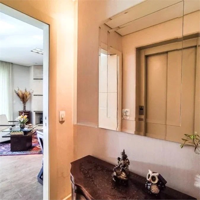 Apartamento à venda com 3 suítes em Vila Suzana, São Paulo, SP