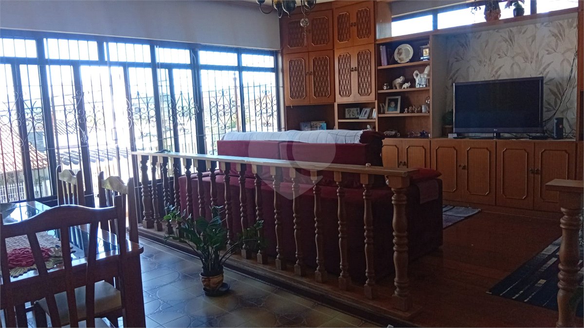 Casa à venda ou para alugar com 7 quartos, sendo 1 suíte,  em Vila Mogilar, Mogi das Cruzes, SP