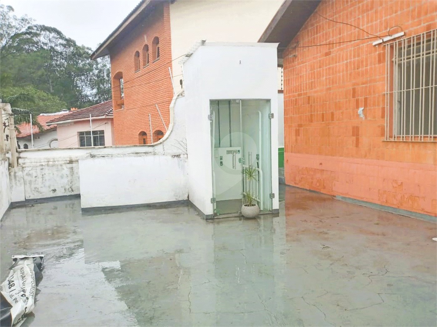Casa à venda ou para alugar com 7 quartos, sendo 2 suítes, em Jardim Peri Peri, São Paulo, SP