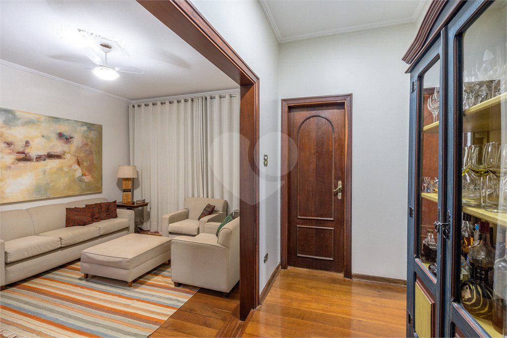 Casa à venda com 6 quartos, sendo 2 suítes, em Jardim Primaveril, Três Lagoas, MS