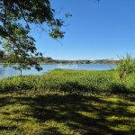 Casa Pé na Água em Atibaia com Acesso à Represa e Mais de 3.000 m² de Natureza