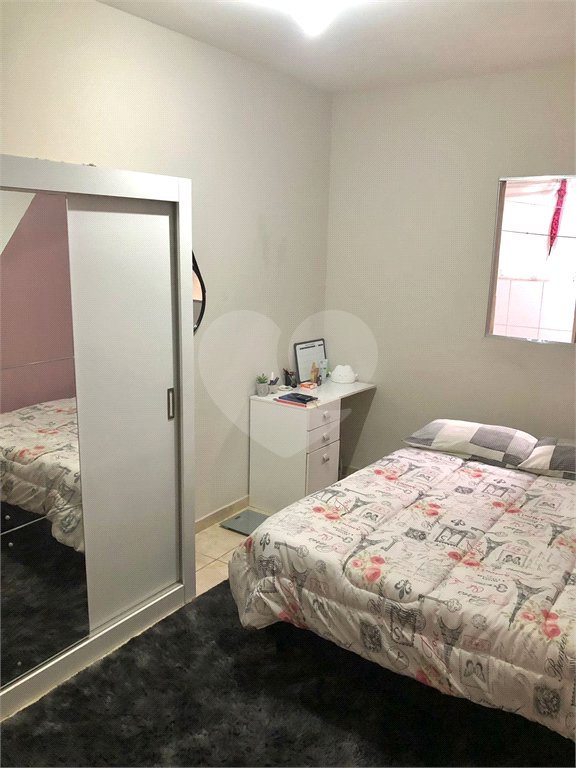 Casa à venda com 2 quartos no condomínio Világio Vitória, Mogi das Cruzes - SP