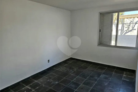CASA A VENDA NO JARDIM SATÉLITE COM 4 DORMITÓRIOS, 4 BANHEIROS, 5 VAGAS, SÃO JOSÉ DOS CAMPOS/SP.
