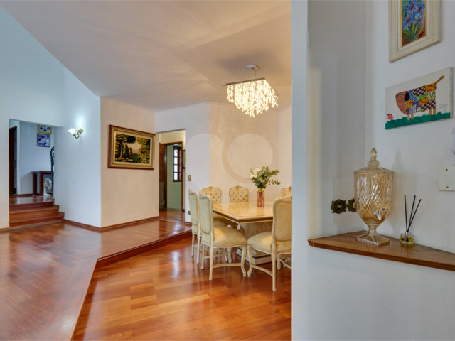 Casa Térrea à venda com 3 quartos, sendo 1 suíte,  em Interlagos, São Paulo, SP