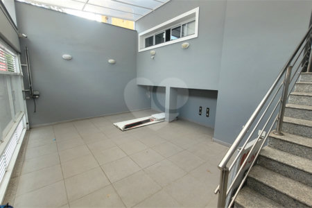 Casa Térrea à venda com 5 quartos, sendo 2 suítes, em Água Fria, São Paulo, SP