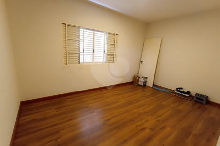 Casa para alugar com 4 quartos, sendo 1 suíte, no Centro, Itapetininga, SP