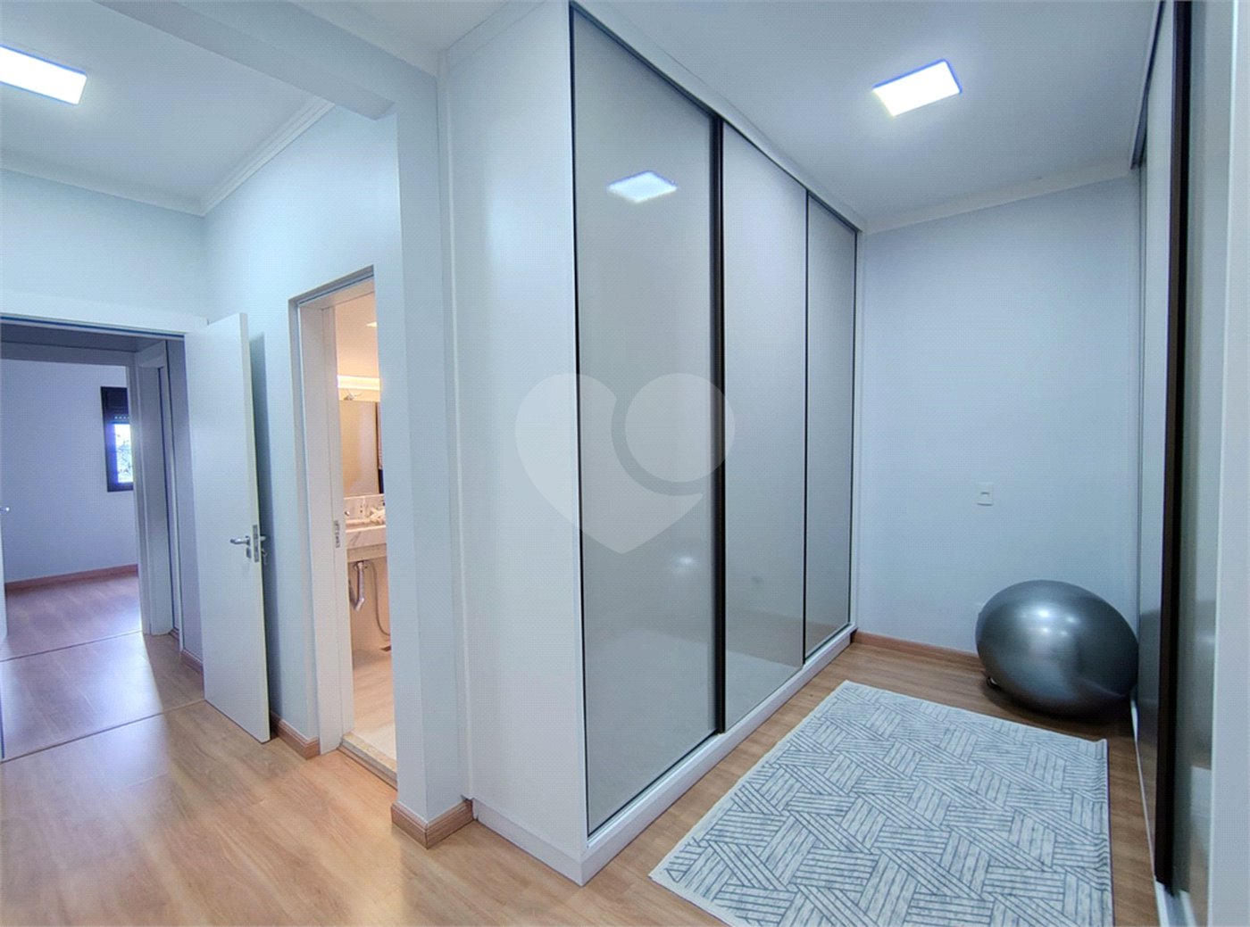 Casa à venda com 5 quartos, sendo 2 suítes, no condomínio Terras de Jundiaí, Jundiaí - SP