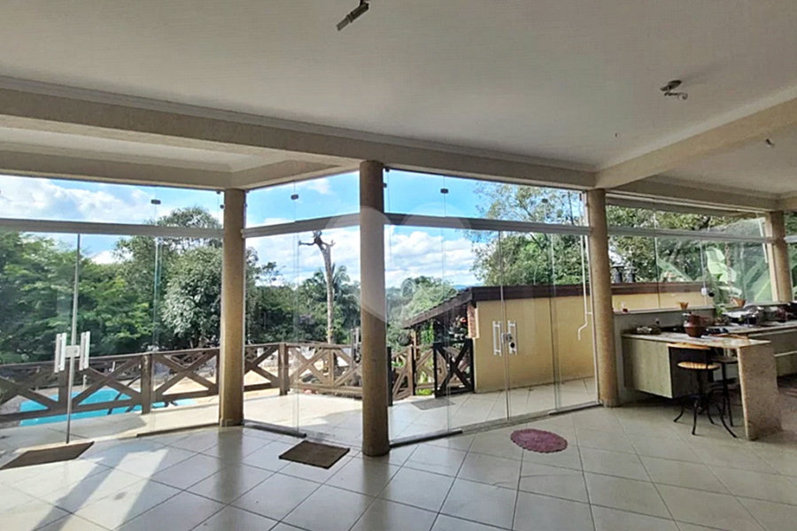 Casa à venda com 3 suítes no condomínio Cantareira, Mairiporã - SP