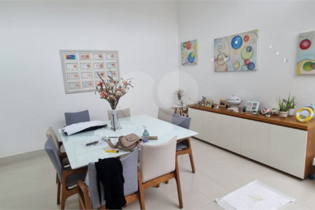 Casa à venda com 5 quartos, sendo 2 suítes, no condomínio Swiss Park, São Bernardo do Campo - SP