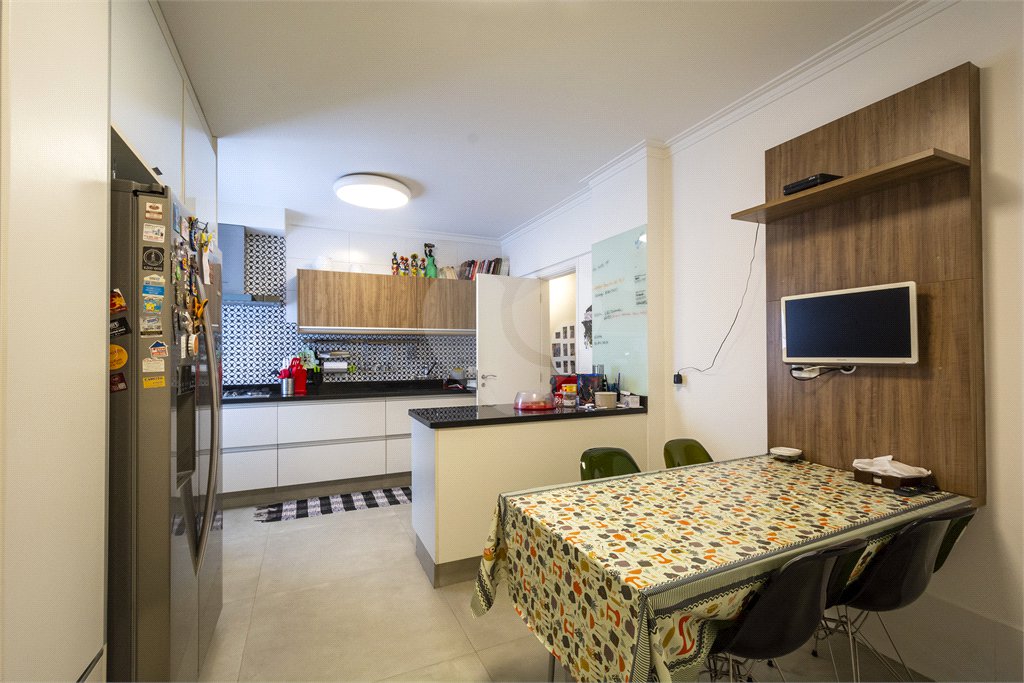 Apartamento à venda com 3 quartos, sendo 1 suíte,  em Jardim Marajoara, São Paulo, SP