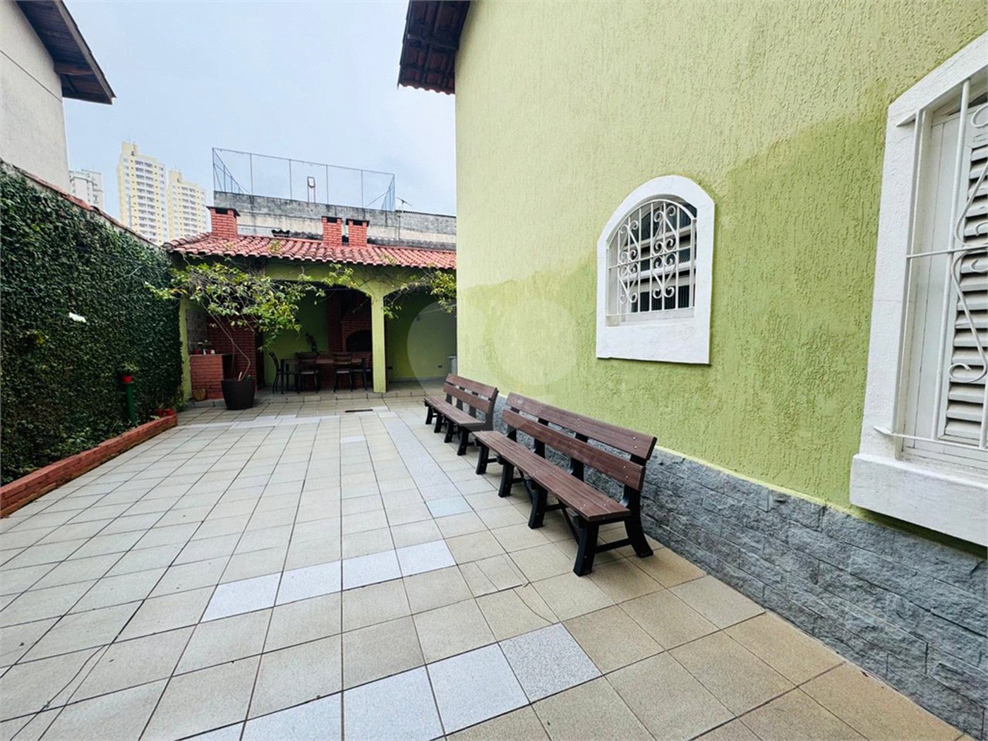 Casa à venda com 4 quartos, sendo 1 suíte,  em Vila Galvão, Guarulhos, SP
