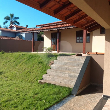 Casa à venda com 3 quartos, sendo 1 suíte, no condomínio Marf Ii, Bom Jesus dos Perdões - SP