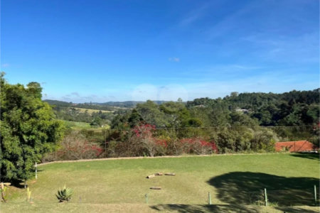 Sítio à venda com 4 quartos, sendo 2 suítes,  em Sorocamirim (canguera), São Roque, SP