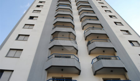 Apartamento à venda com 2 quartos, sendo 1 suíte,  em Campo Belo, São Paulo, SP