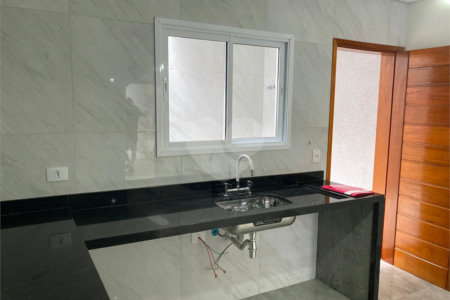 Sobrado à venda com 3 quartos, sendo 1 suíte,  em Jardim Alzira, São Paulo, SP