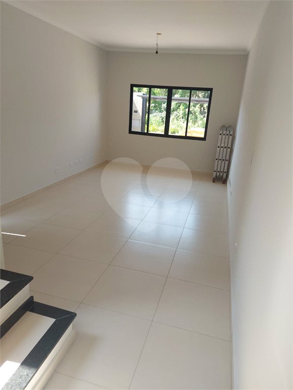 Sobrado à venda ou para alugar com 3 quartos, sendo 1 suíte, em Jardim do Lago, Atibaia, SP