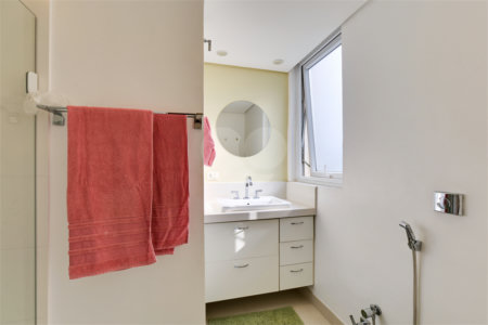 Apartamento à venda com 3 quartos, sendo 2 suítes,  em Alto da Boa Vista, São Paulo, SP
