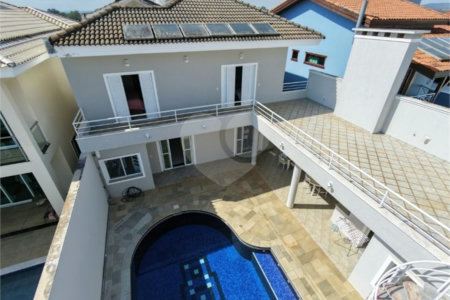 Casa à venda com 5 quartos, sendo 3 suítes, no condomínio Granja Olga III, Sorocaba - SP