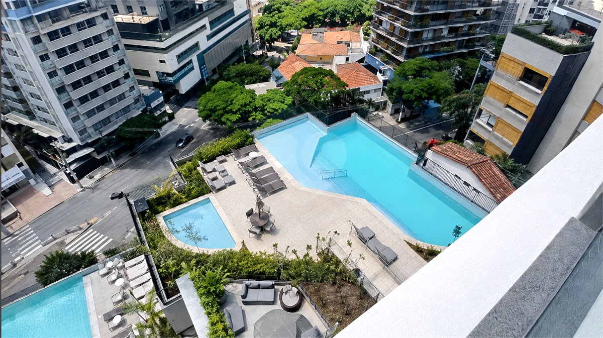 Apartamento à venda com 3 suítes em Sumarezinho, São Paulo, SP