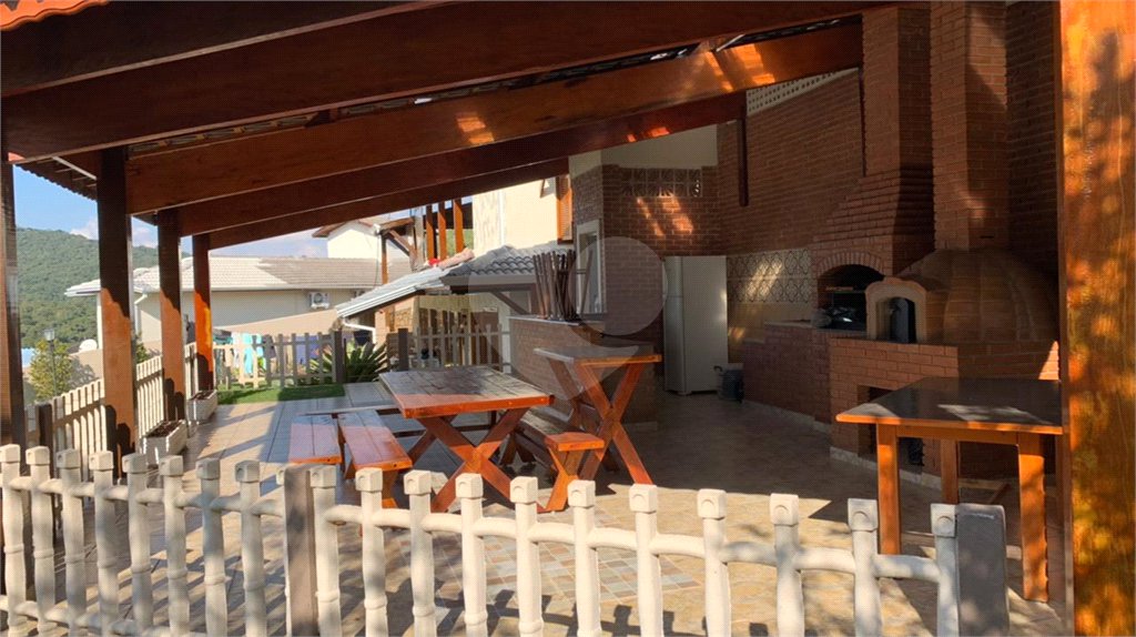 Casa à venda com 5 quartos, sendo 2 suítes, em Serra da Cantareira, Mairiporã, SP