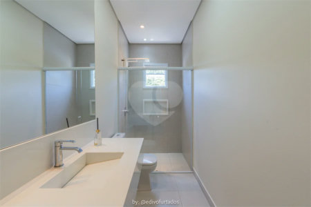 Casa à venda com 4 suítes no condomínio Vale da Santa Fé, Vinhedo - SP