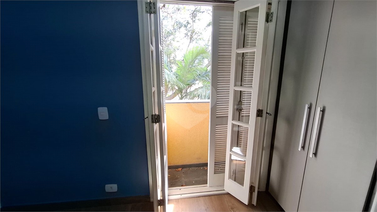 Casa à venda com 2 suítes no condomínio Village Palmas, São Paulo - SP